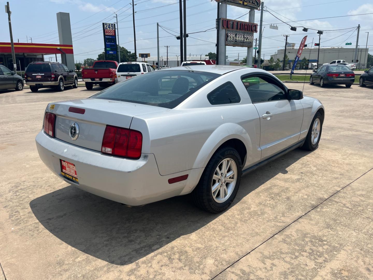 2007 SILVER /gray Ford Mustang (1ZVFT80N475) , Automatic transmission, located at 14700 Tomball Parkway 249, Houston, TX, 77086, (281) 444-2200, 29.928619, -95.504074 - Photo#6